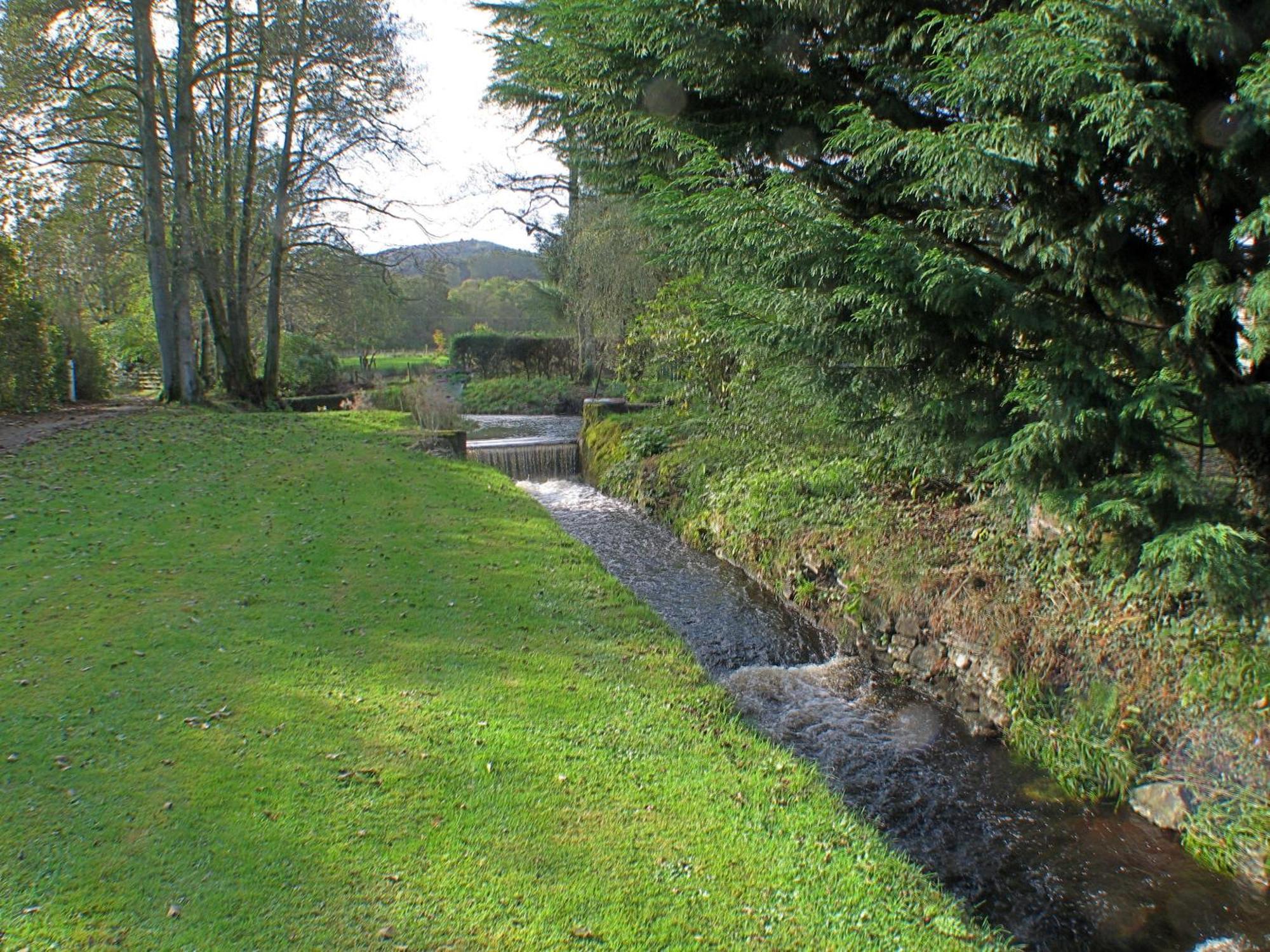 Auchendennan Farm Self Catering Cottages Balloch Habitación foto